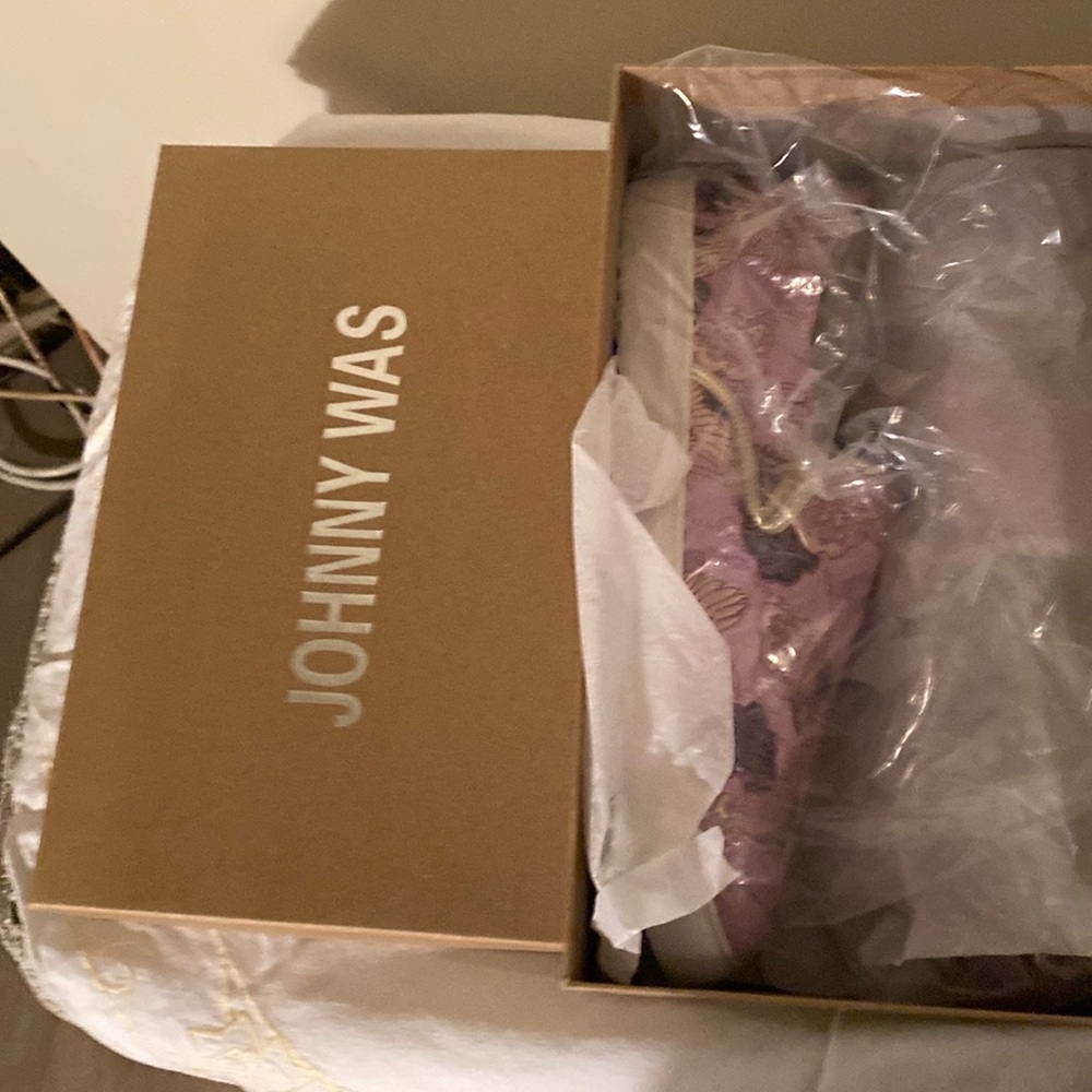 Johnny Was sneakers beautiful lilac, black and gold beautiful swans size 10 new